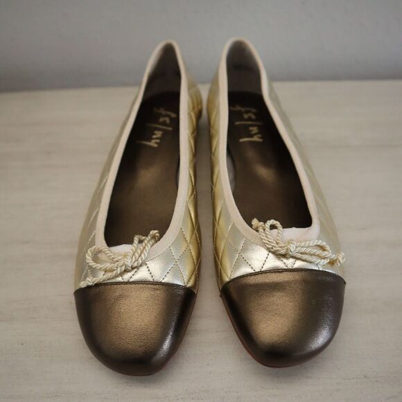 FS/NY Women's Sz 7.5B Gold Leather Pasport Quilted Ballerina Flat Loafers $205 - Picture 1 of 6